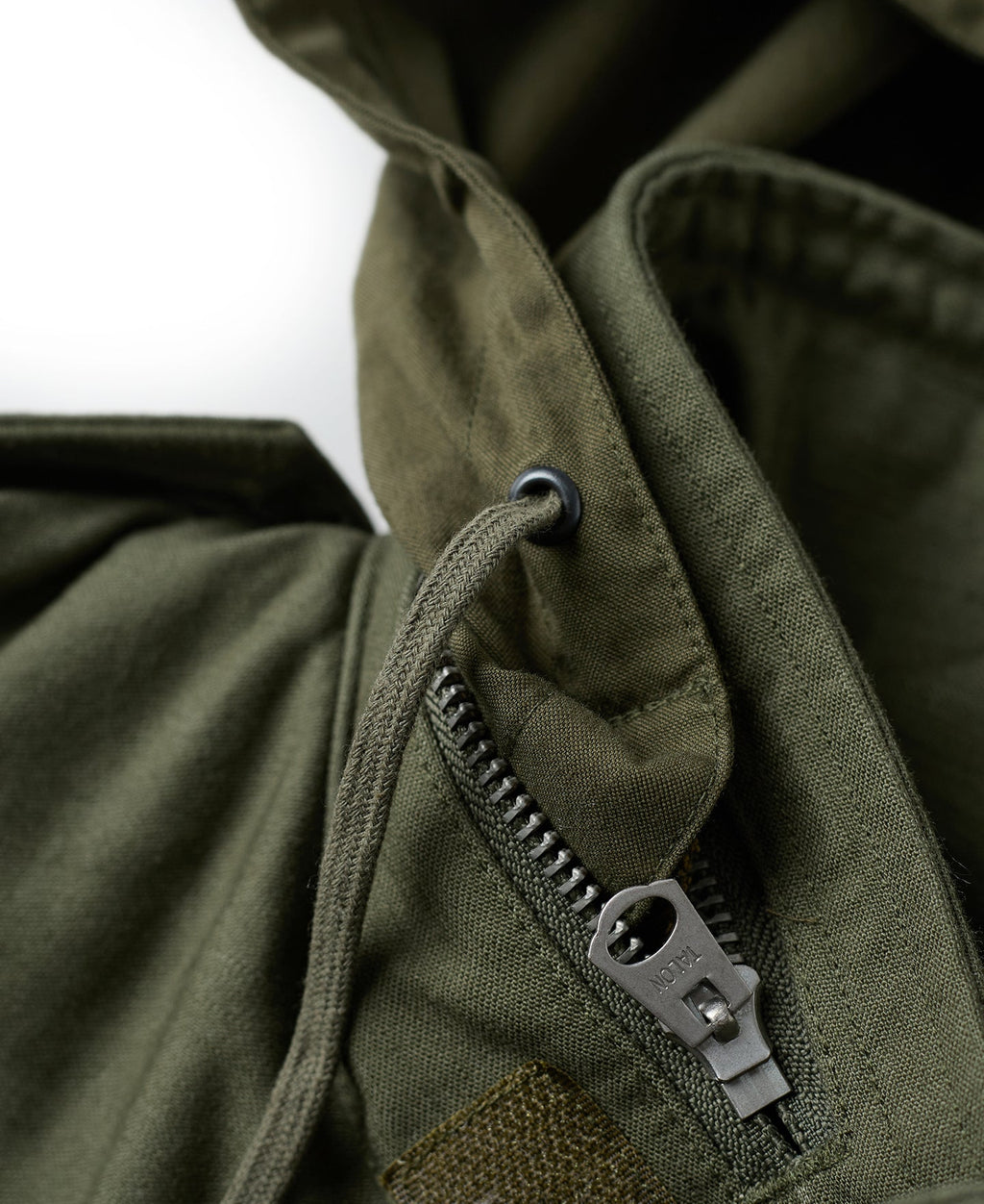 Veste militaire M-65 vert olive avec écussons brodés