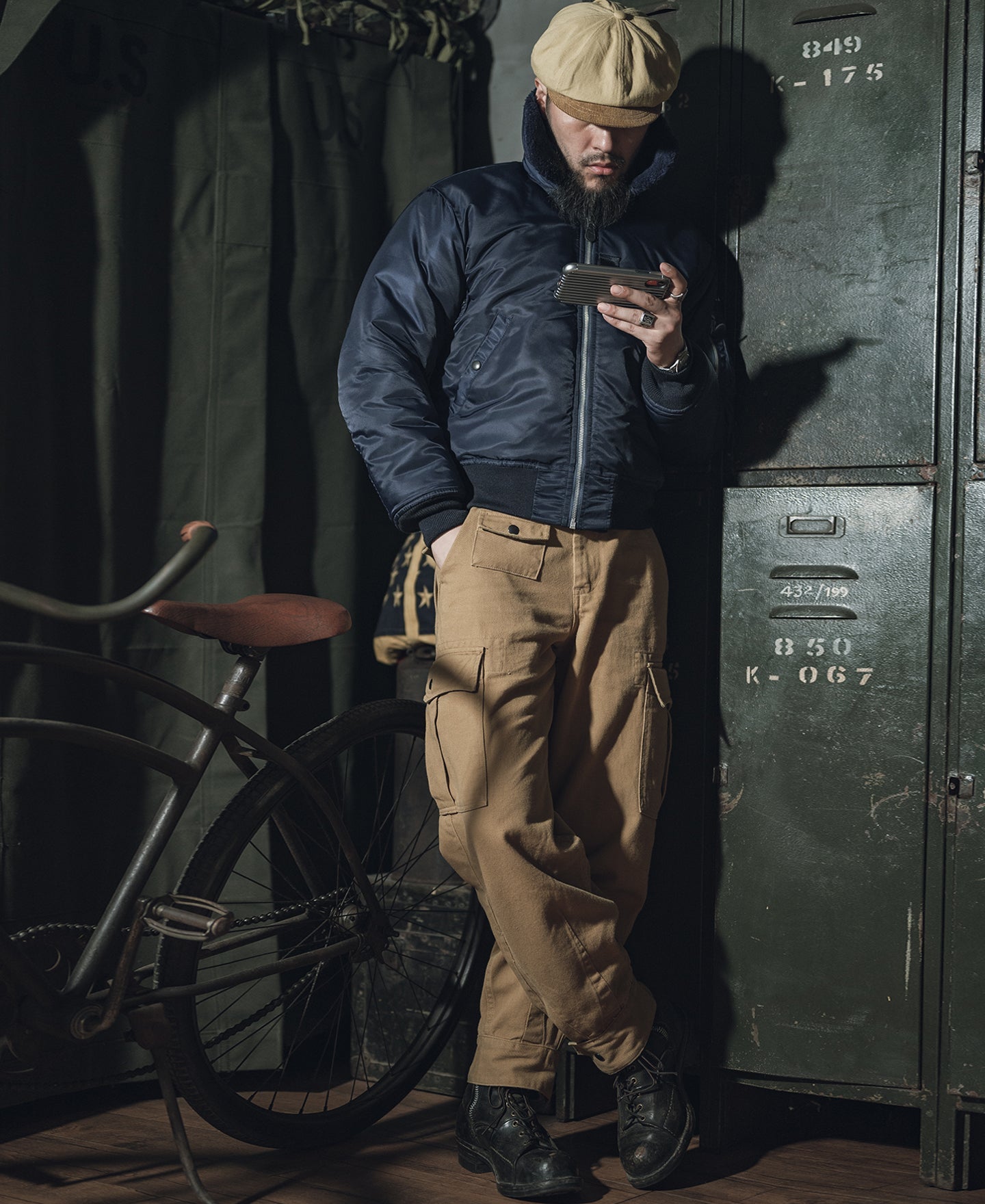 Blouson aviateur militaire vintage bleu marine avec col Sherpa