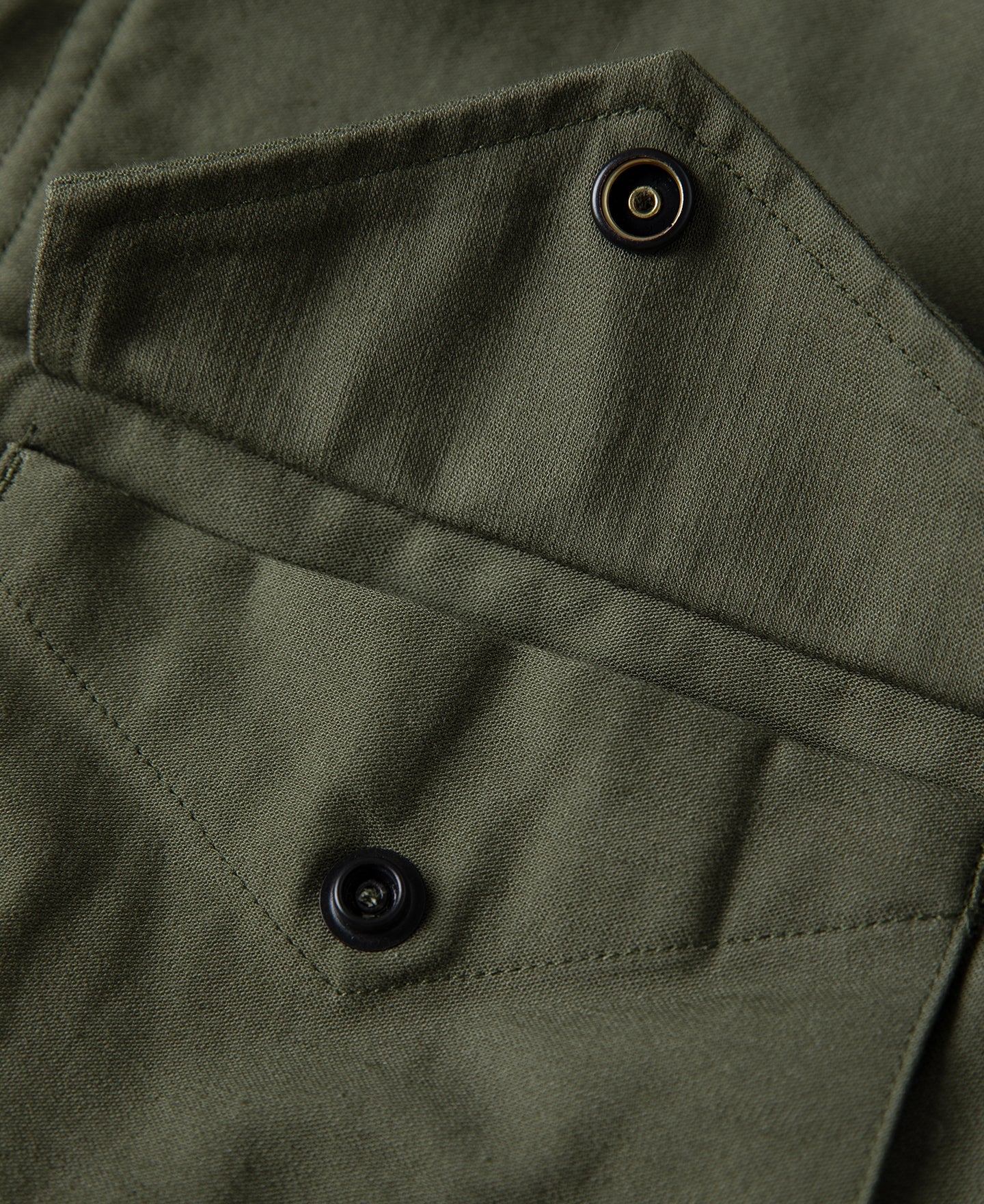 Veste militaire de terrain olive avec col montant et quatre poches