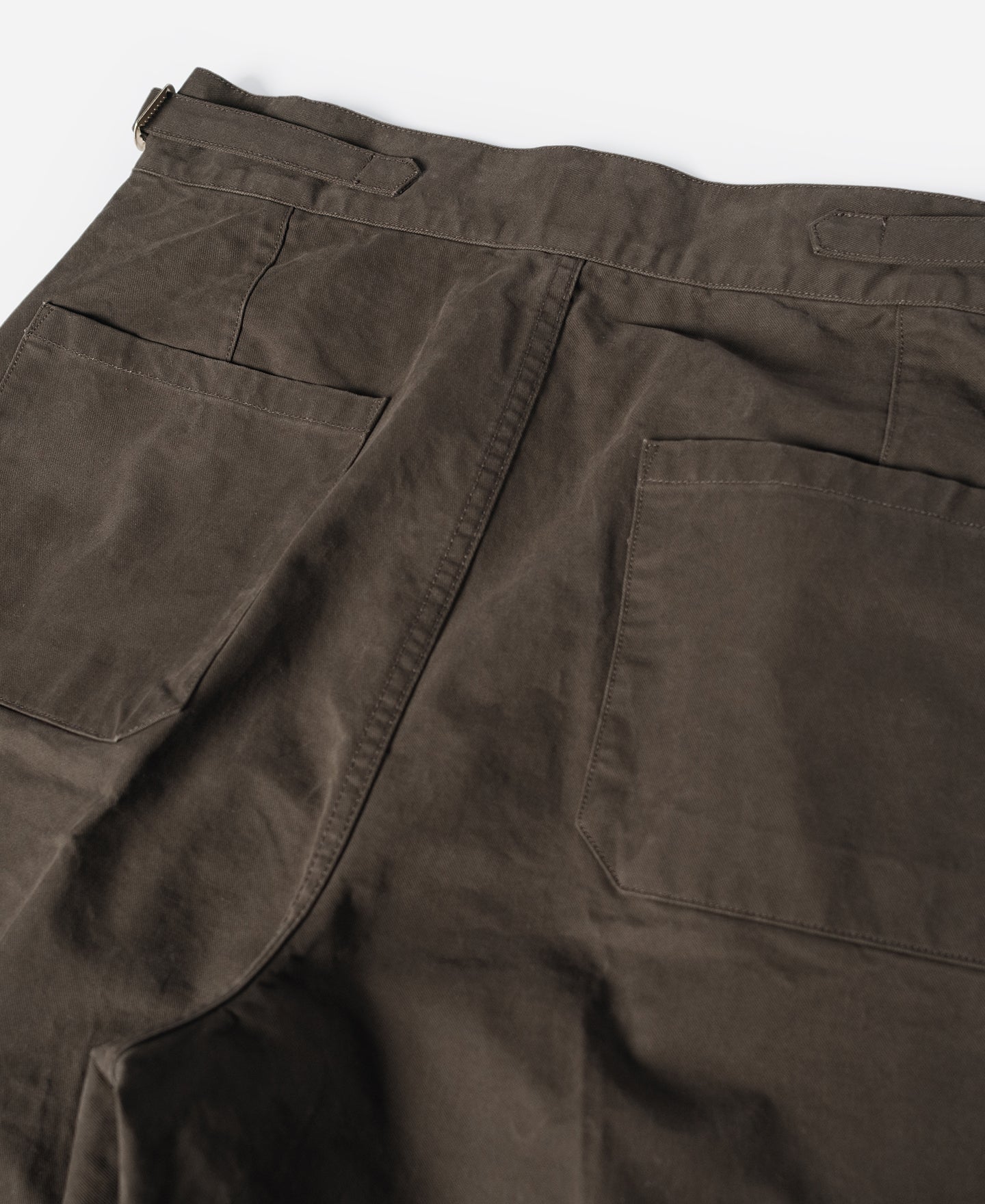 Pantalon cargo ample plissé marron style militaire vintage
