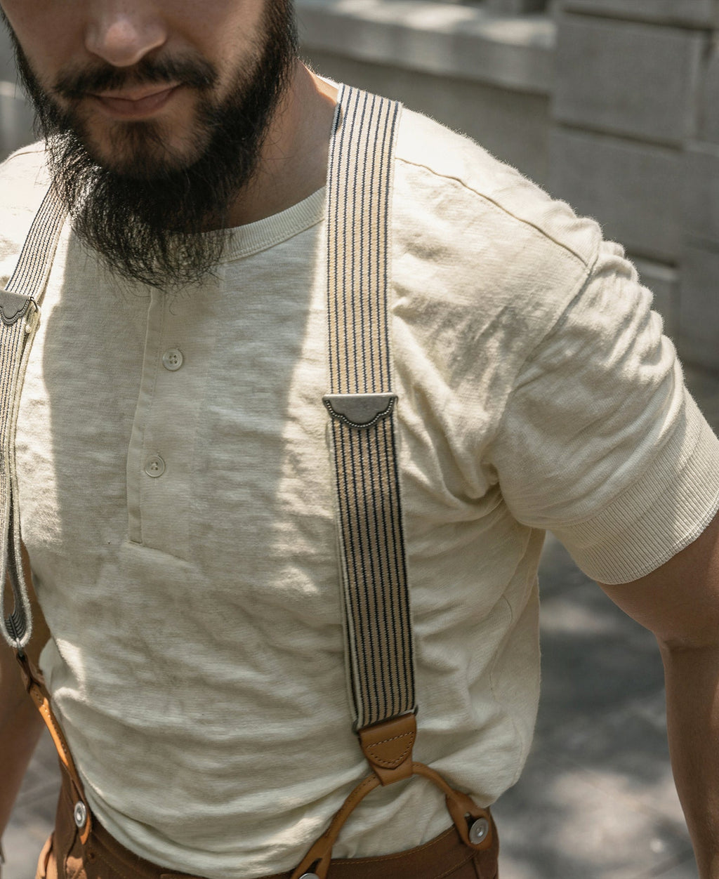 T-shirt Henley à manches courtes en coton flammé blanc cassé avec patte de boutonnage