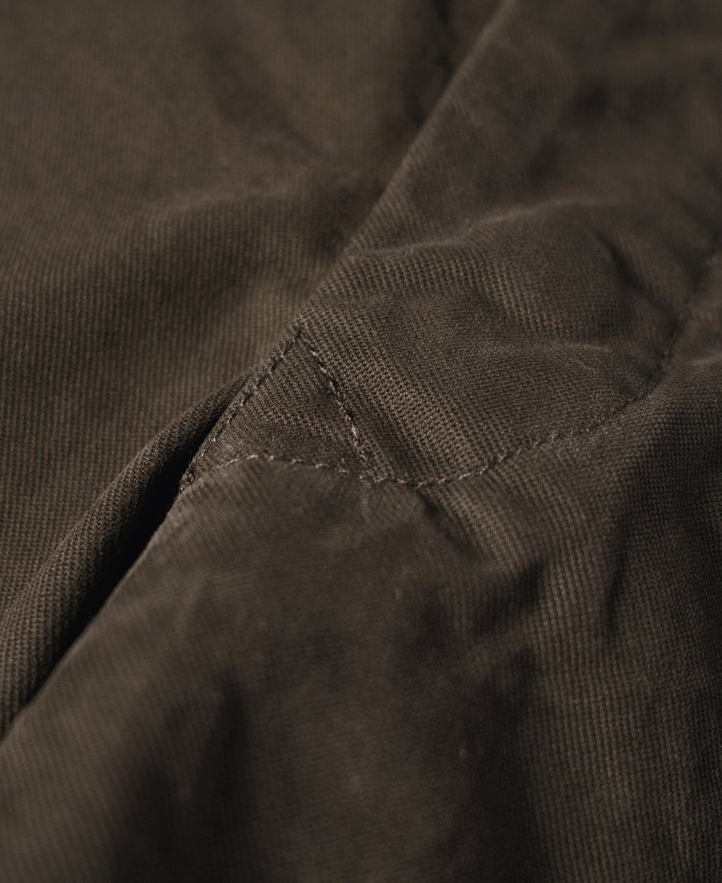 Pantalon cargo ample plissé marron style militaire vintage
