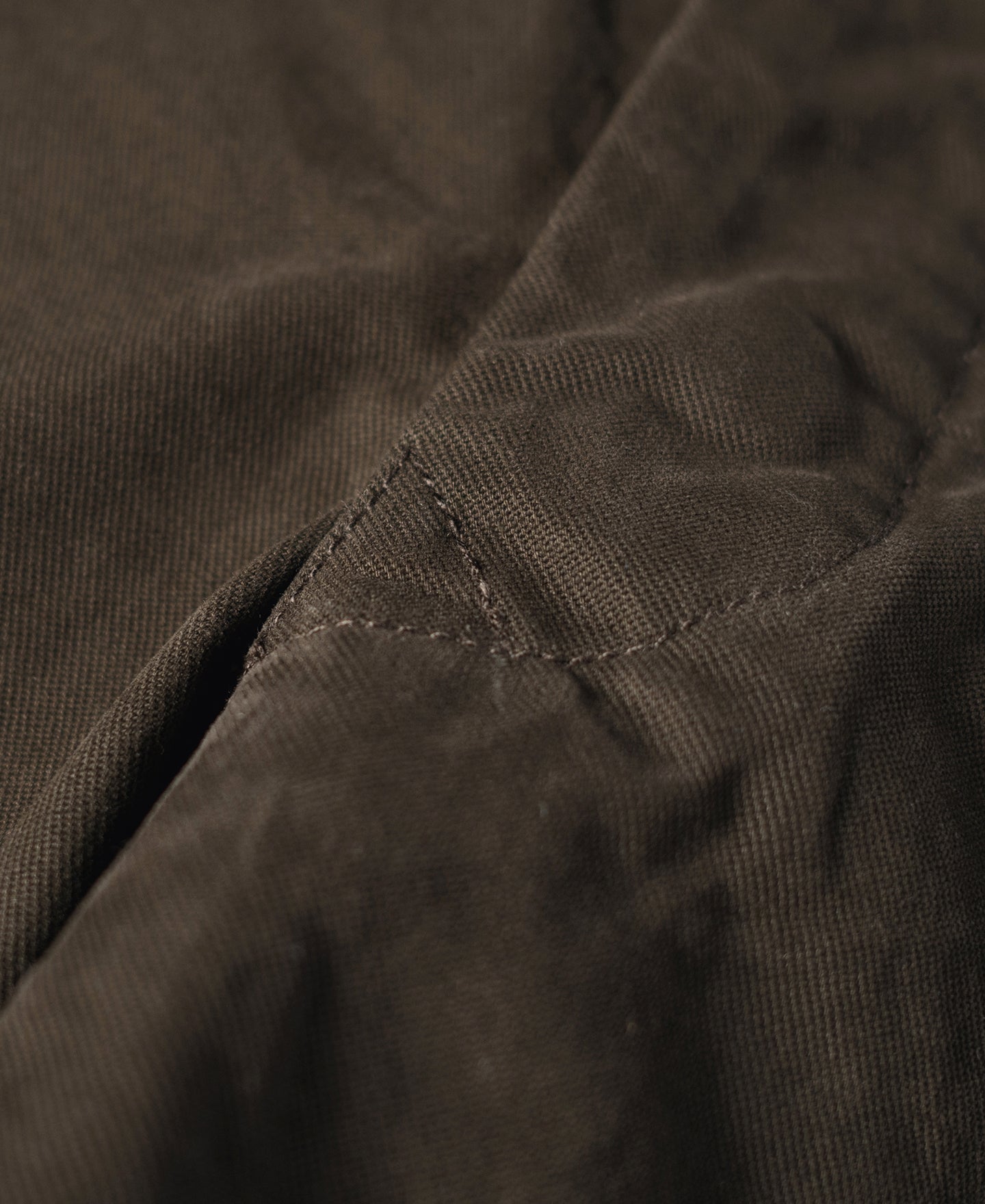 Pantalon cargo ample plissé marron style militaire vintage