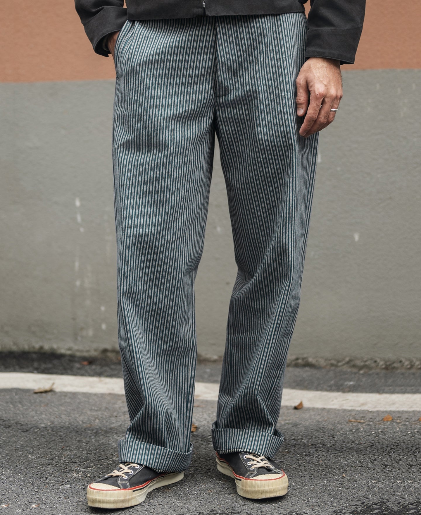 Pantalon de travail droit en coton rayé marine et blanc pour homme